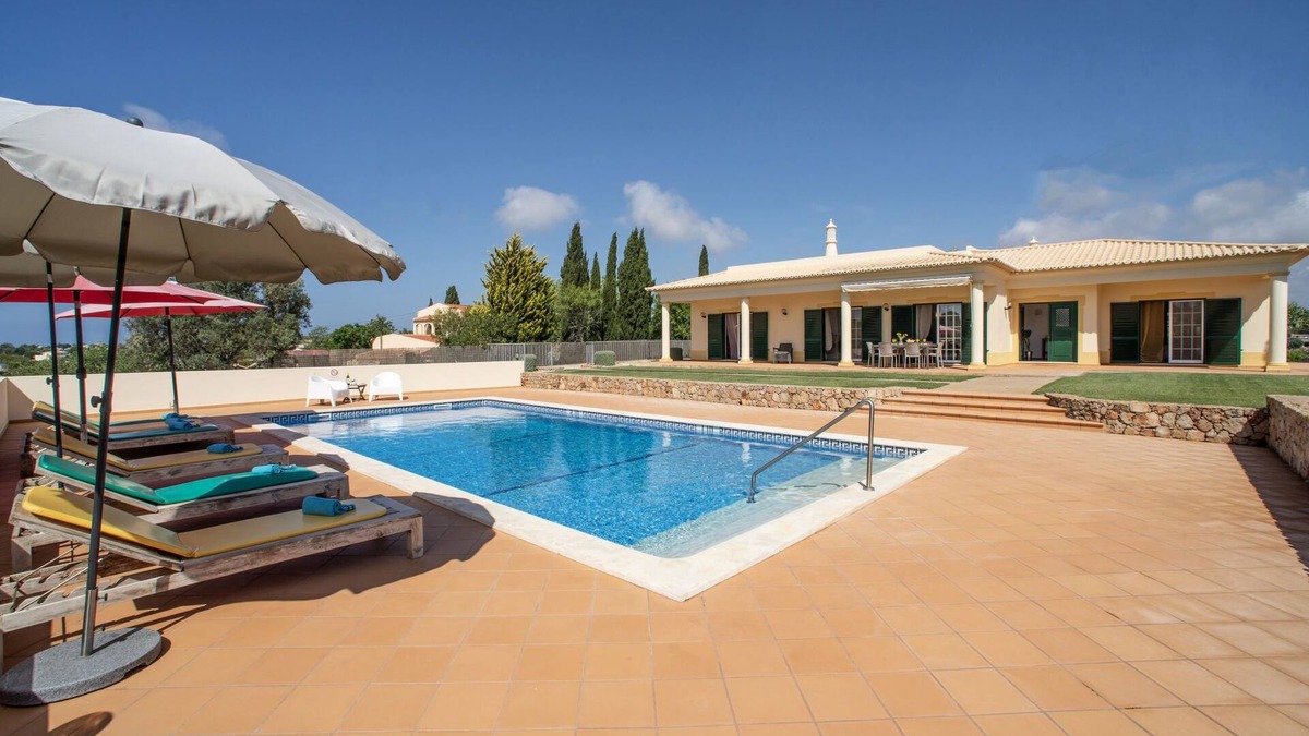 Lagoa e Carvoeiro House | Alto da Rafoia by Interhome
