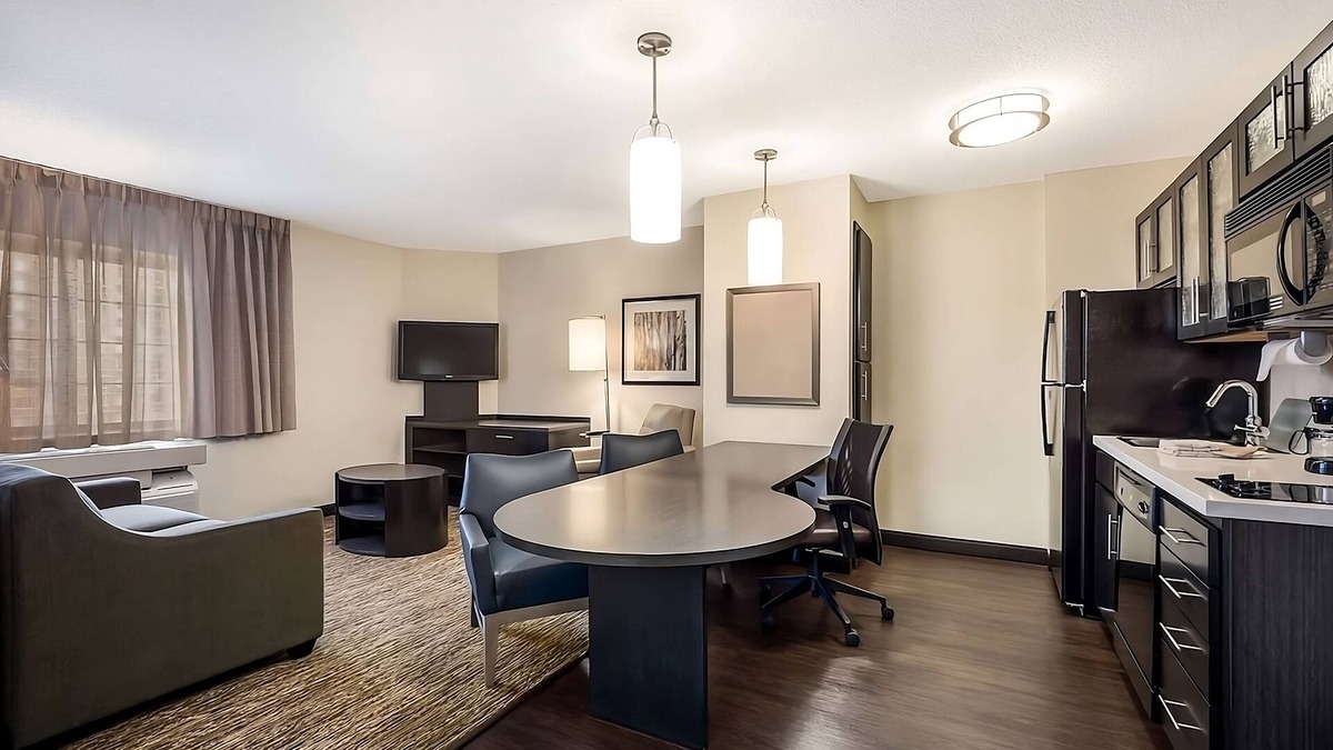 Gahanna Resort | Always a Great Idea To Unwind! Near Central Park Reserve, Pet-Friendly!