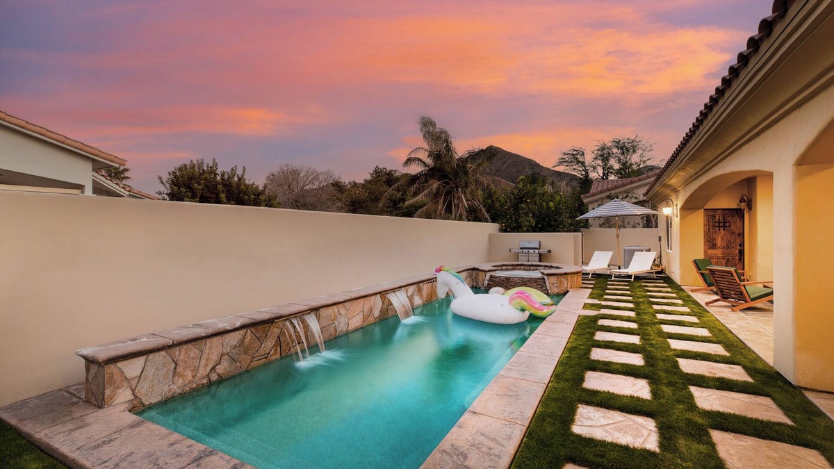 Desert Club Estates House | Amarilla by AvantStay | Peaceful Paradise w/Pool, Spa & Theatre Room