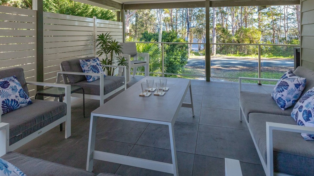 Smiths Lake House | Amaroo Sunset Lodge - Pacific Palms Holidays