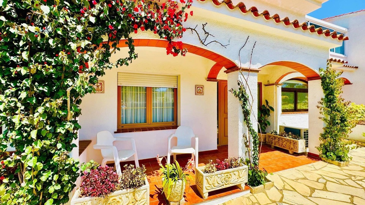 Santa Cristina de Aro Villa | Amata CostaBravaSi - A/C, BBQ, outdoor dining area