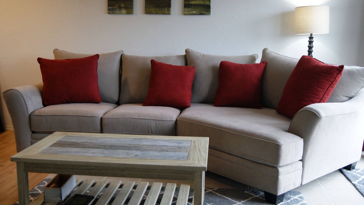 Ocean Shores Condo | Amazing 2-bdrm condo close to beach with WiFi and Fireplace