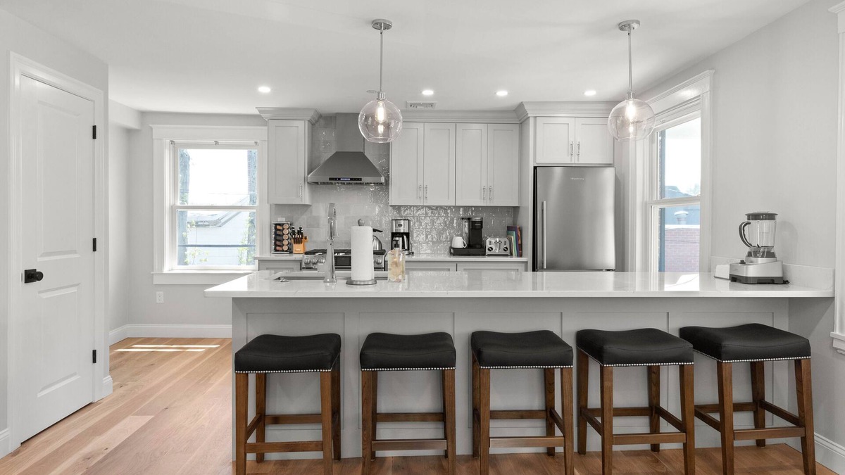Andover Apartment | Amazing 2 Bedroom 1.5 Bath, Fully Renovated, Andovers Historic Shawsheen Village