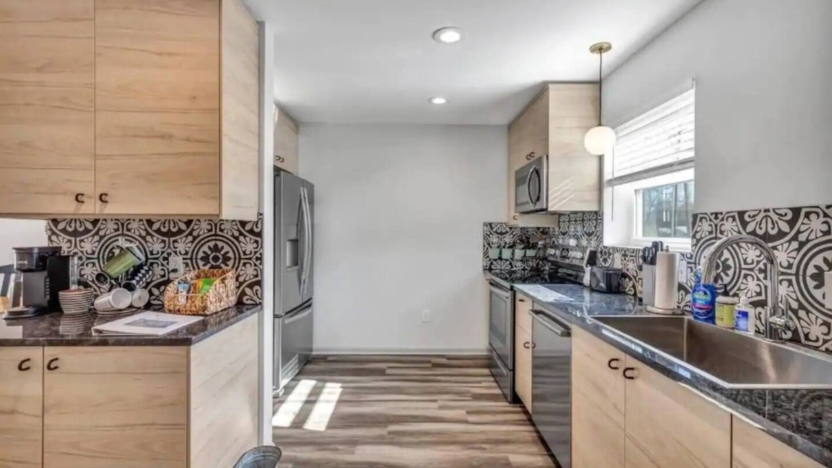 Franklin Park Apartment | Amazing 2Bedroom home near airport and downtownn