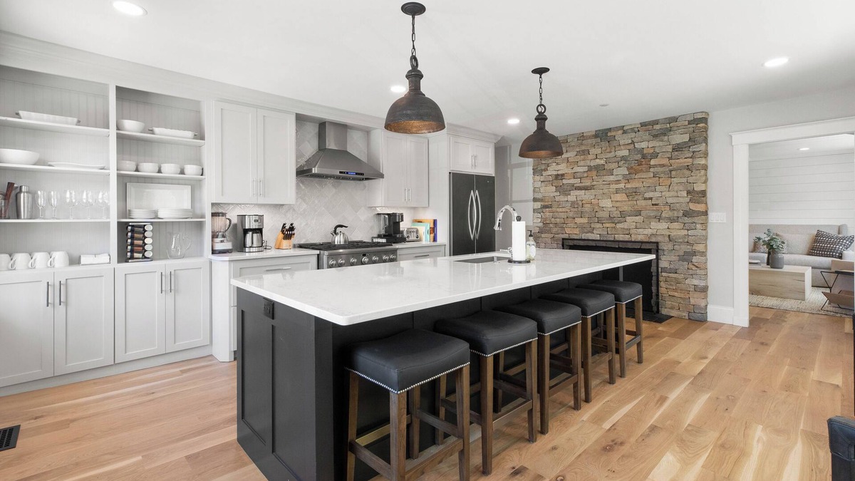 Andover Apartment | Amazing 3 Bedroom 3 Bath, Fully Renovated, Central Andover Location