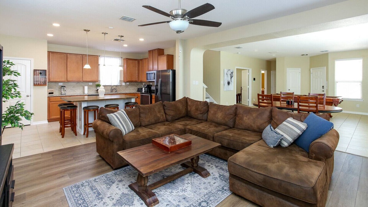 Southside House | Amazing 3 Bedroom Home By Lackland AFB