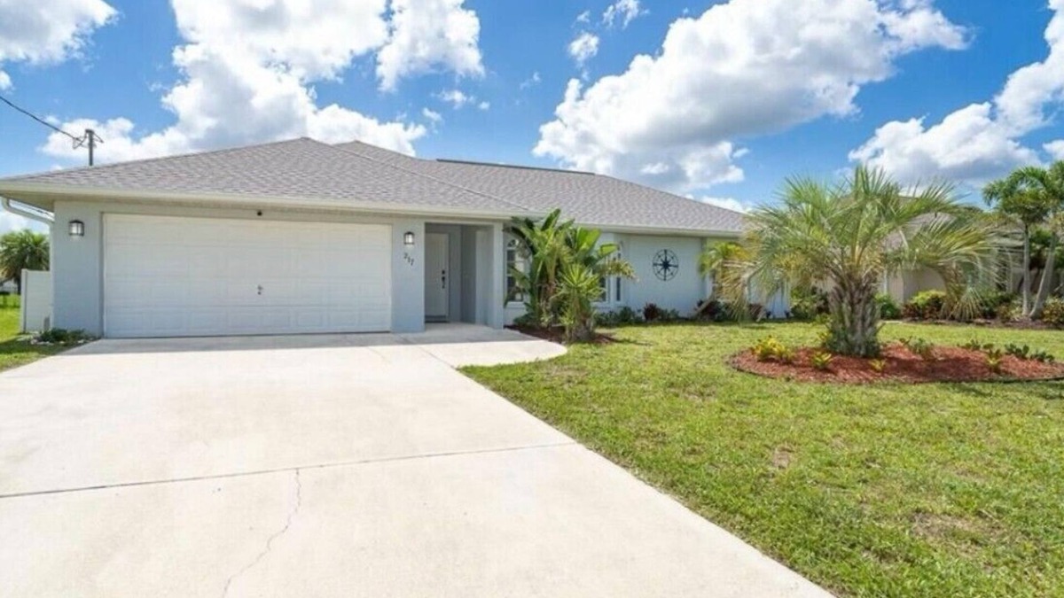 Pinehurst House | Amazing 3-bedroom heated pool house near beaches and golf courses!