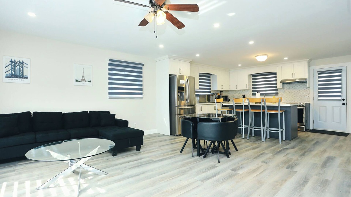 Alcona House | Amazing 3BR Home ~ Relax & Unwind in Comfort