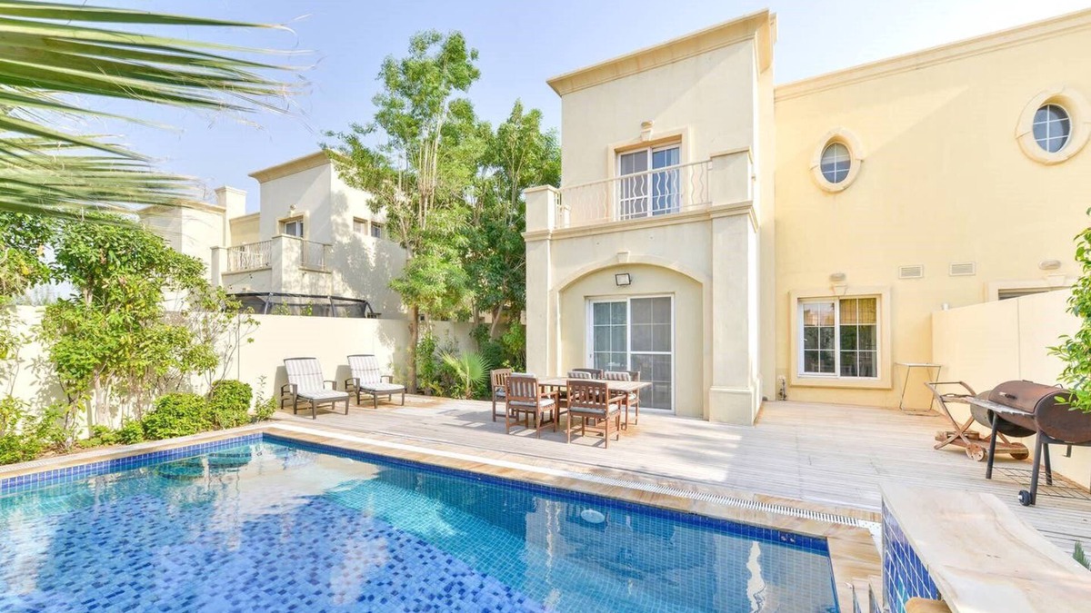 Emirates Hills Villa | Amazing 4 Bed Villa| Private Pool | Stunning Garden | 10 Mins From Dubai Marina