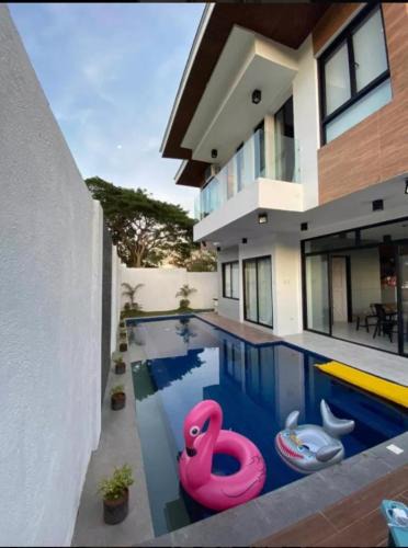 Batangas City Villa | Amazing 4 bedroom Home