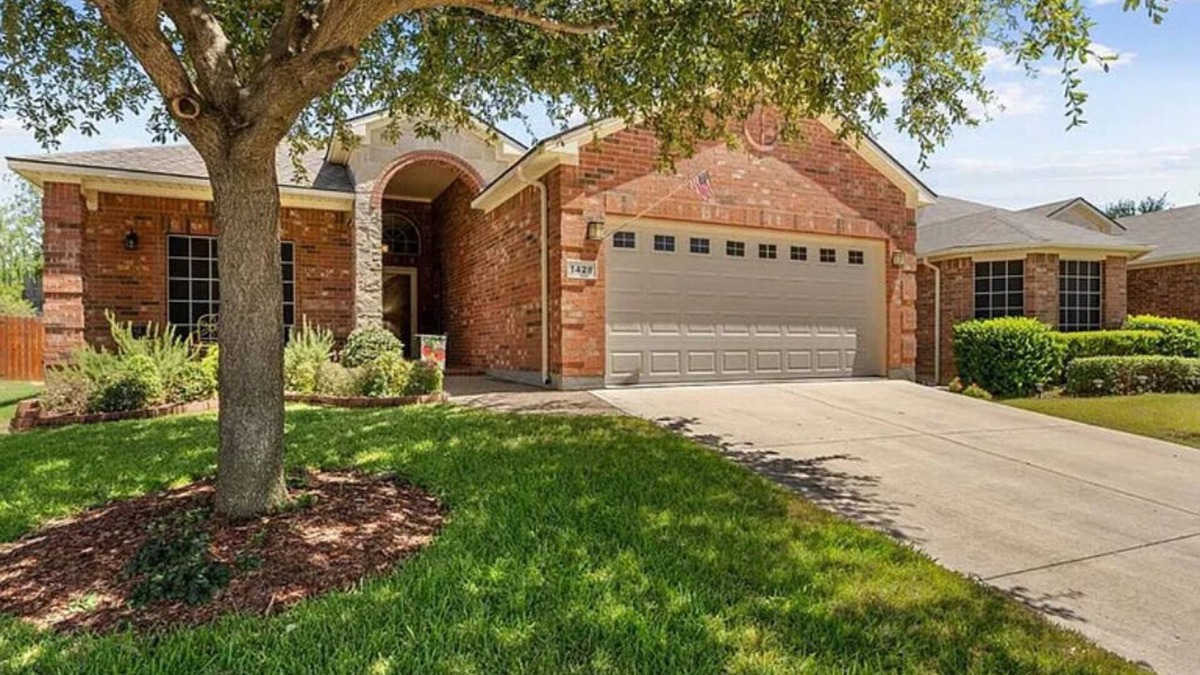 Irving House | Amazing 4-bedroom house with WiFi and AC in fantastic Irving!