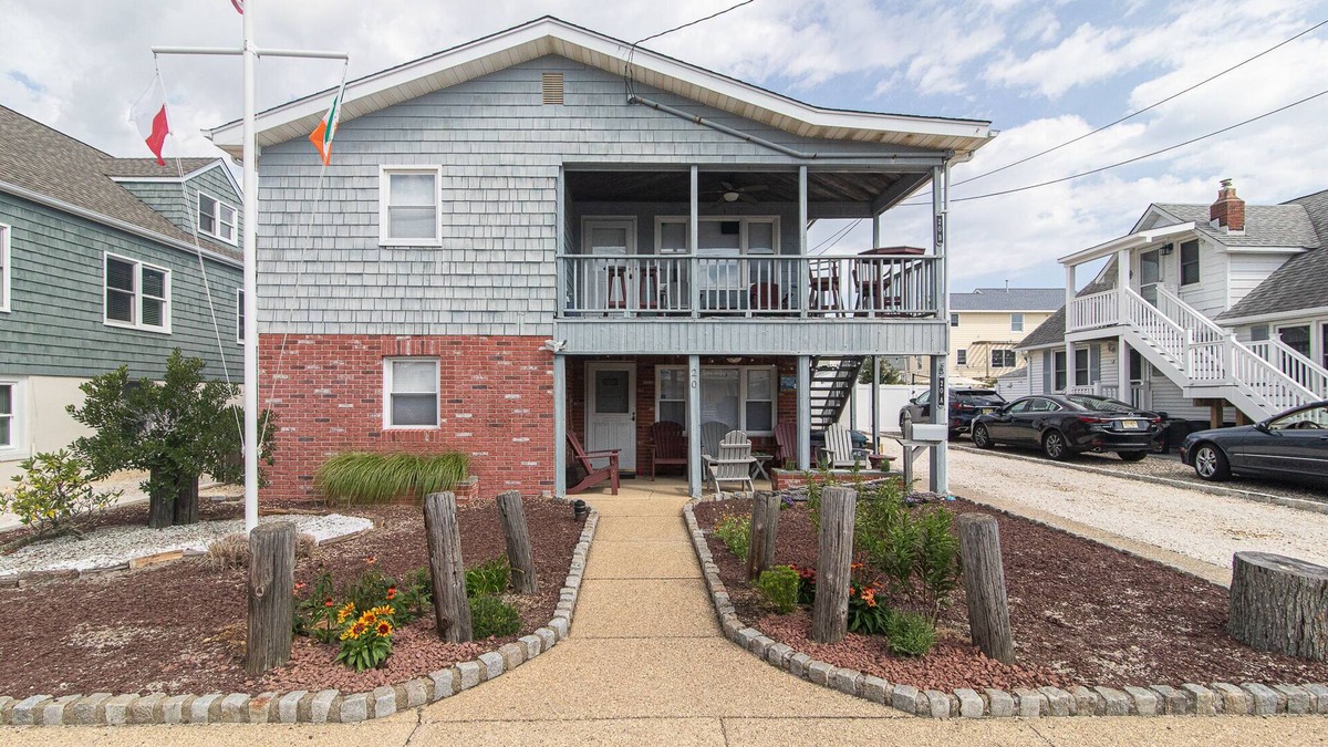 Ortley Beach House | Amazing 4 bedroom stay, 4 houses from the beach!
