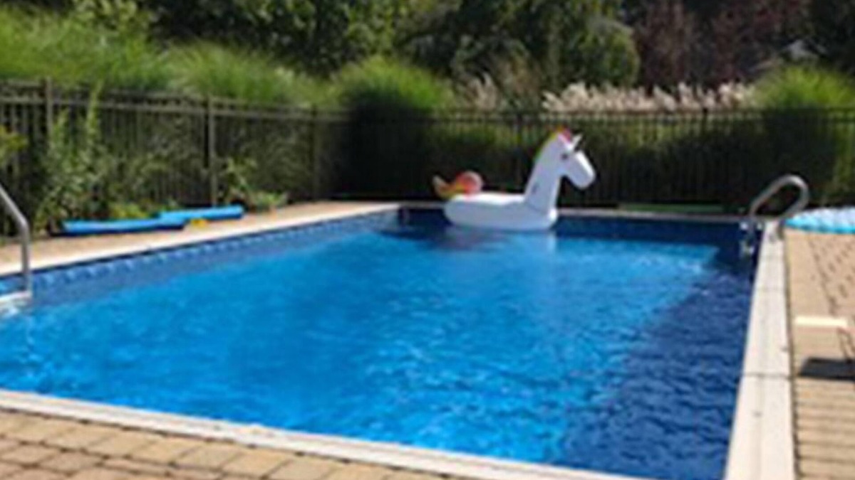 Swan Lake House | Amazing 4 BR Catskills Oasis with Pool - sleeps 10-12!