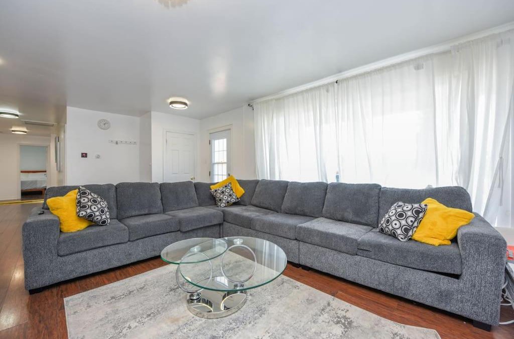 Athol Springs Ski Chalet | Amazing 4BR Villa with Heated Salt Water Pool