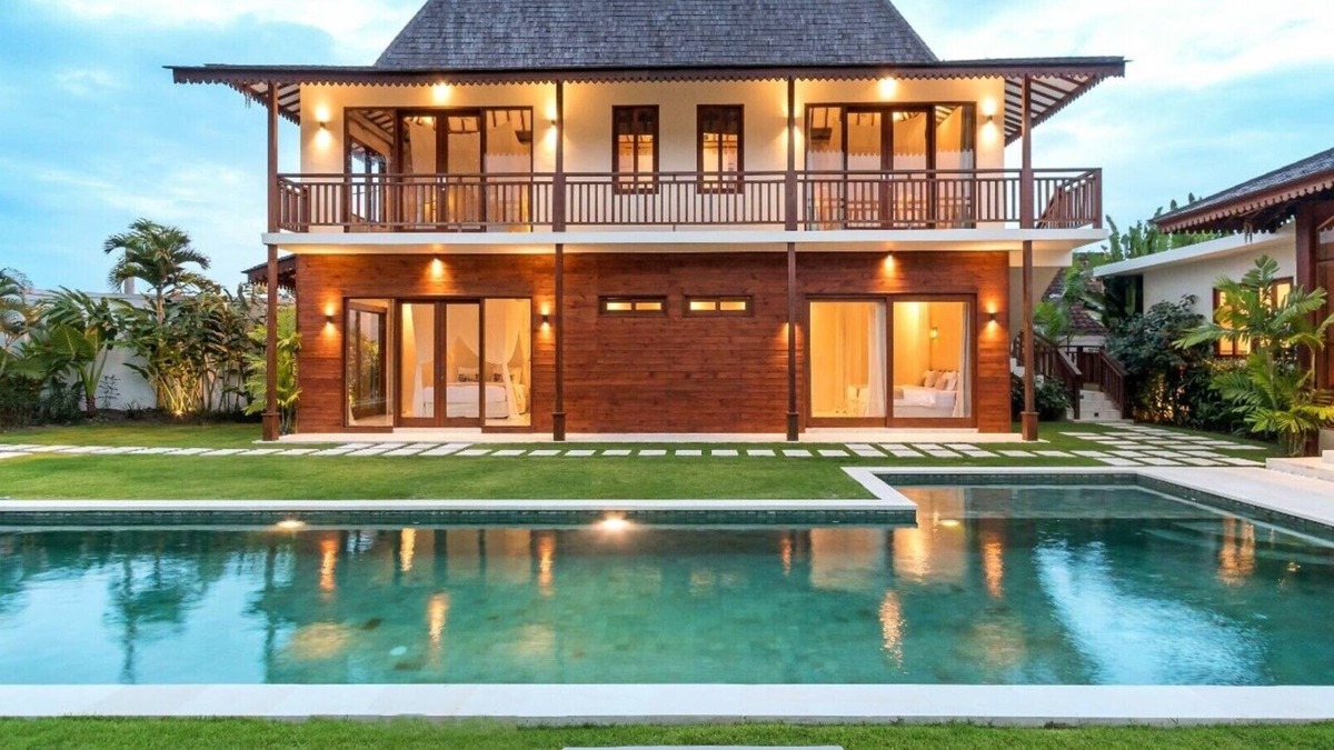 Kerobokan Villa | Amazing 4BR Villa With Pool, Bali Villa 2217