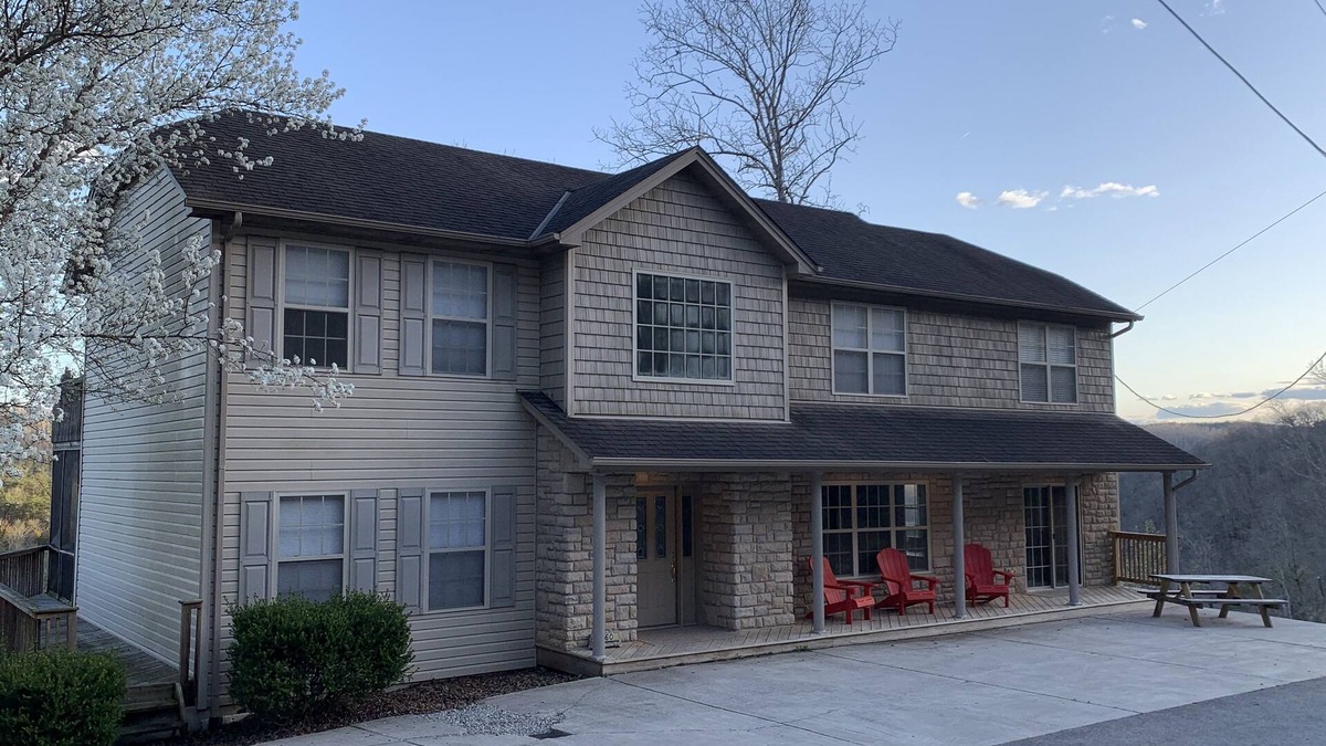 Sloans Valley House | Amazing 5BR House with Lake & Mountain Views in Gated Resort