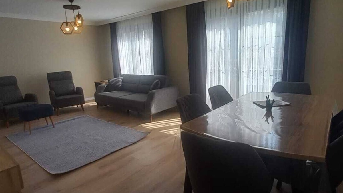 Gaziosmanpasa Apartment | Amazing 6-bedroom apartment with AC in Istanbul