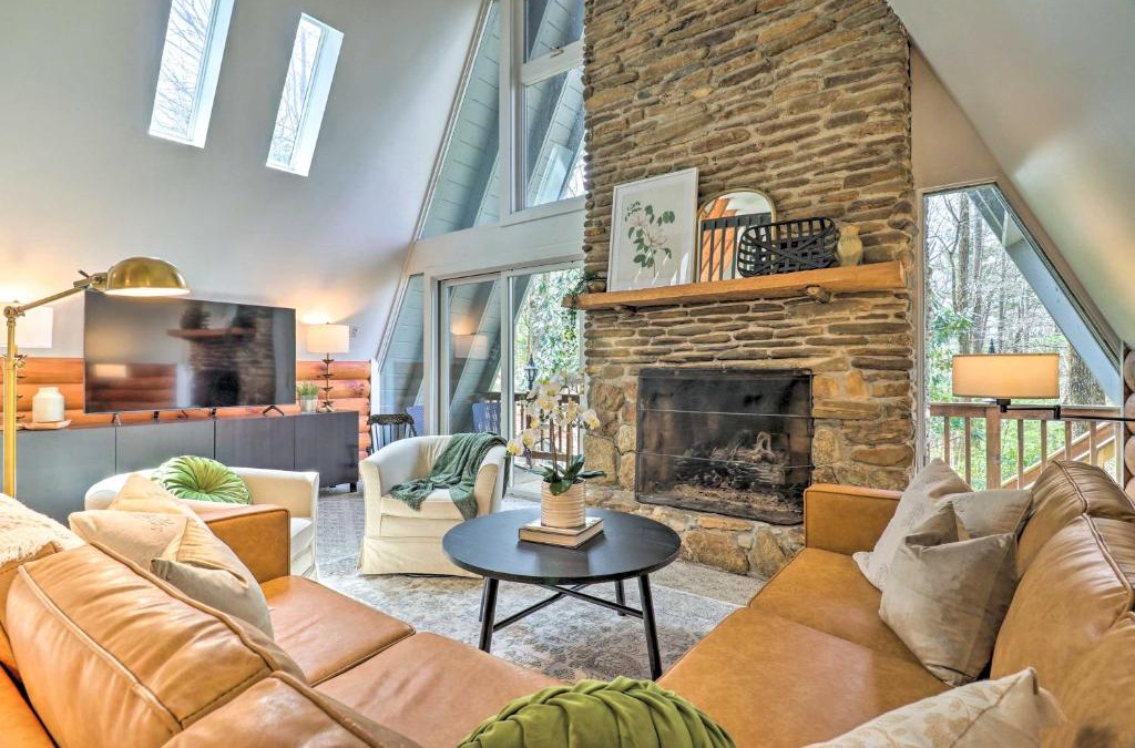 Brevard House | Amazing A-Frame with Private Hiking and Amenities