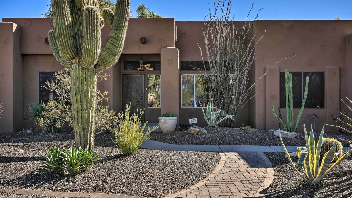 Desert Hills House | Amazing Adobe on 3rd!