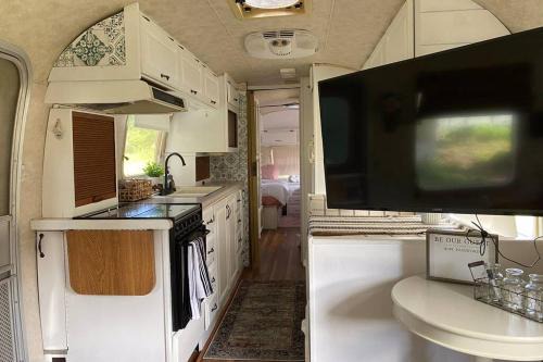 Burton House | Amazing Airstream, Beaufort, SC-Enjoy the Journey