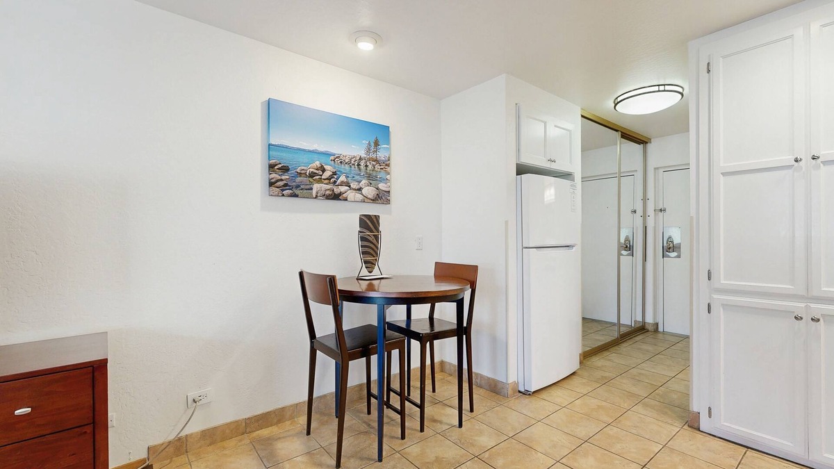 South Lake Tahoe Apartment | Amazing amenities, pool views, and a privileged location near Heavenly await
