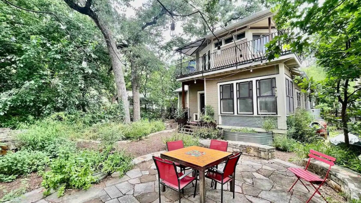 Hyde Park House | Amazing and Unique Spacious 3bd in Hyde Parkn