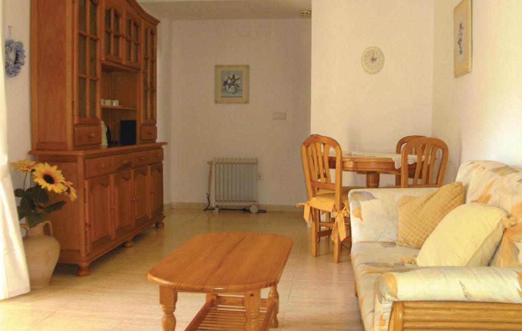 El Moncayo Apartment | Amazing apartment in Guardamar del Segura with 2 Bedrooms and WiFi