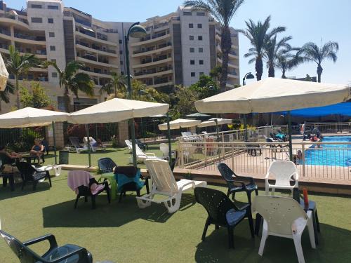 Ra'ananna Apartment | Amazing Apartment in Raanana up to 5 Guests - & Swimming pool - Jacuzzi & Gym