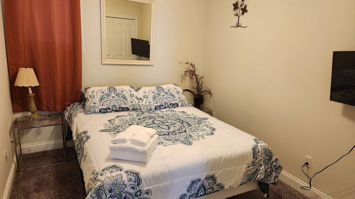 Lorain Apartment | Amazing apartment with AC in Lorain