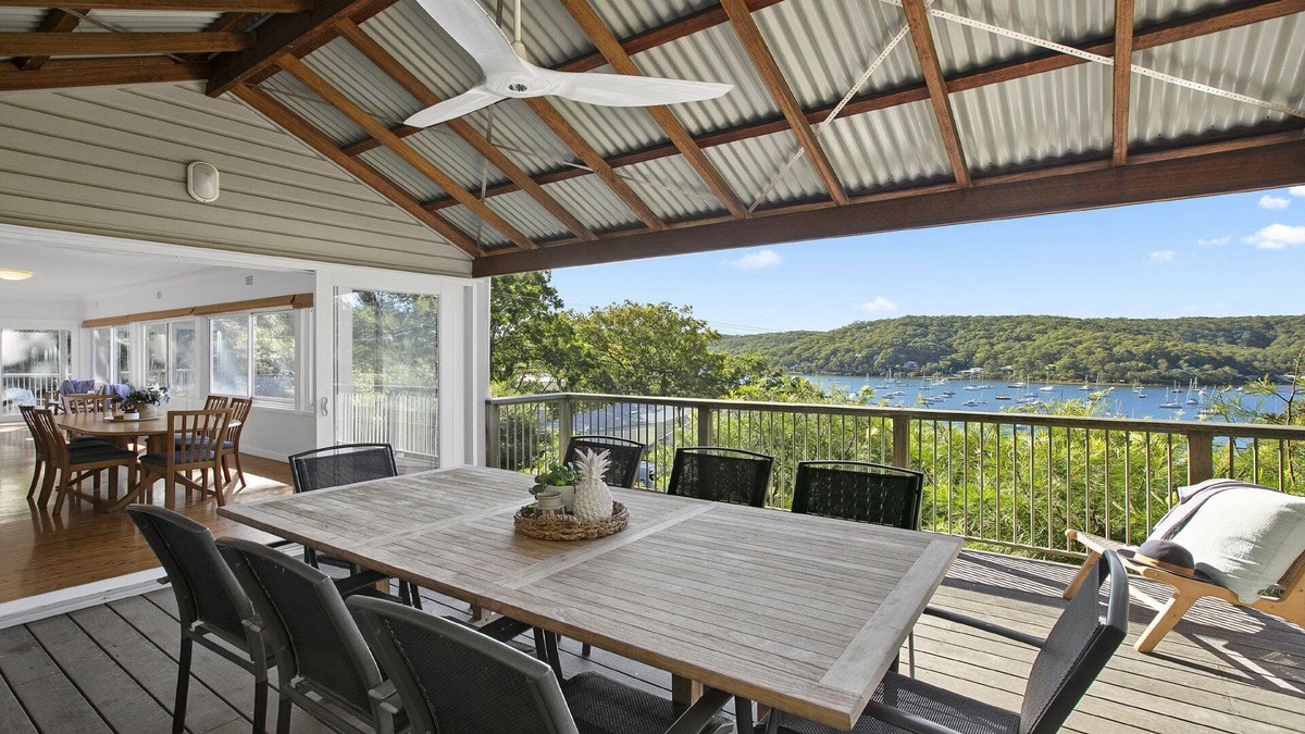 Hardys Bay House | Amazing bush and bay views