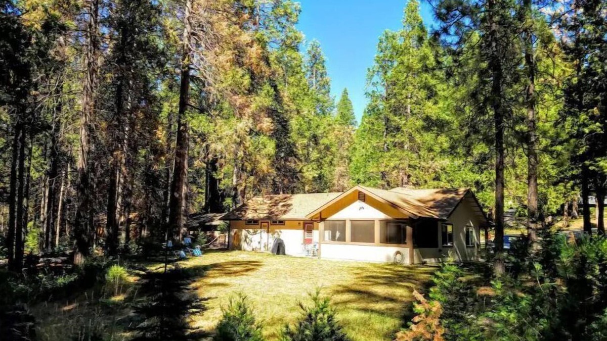 Mariposa House | Amazing comfort, family friendly, perfect home base for a Yosemite Adventure!