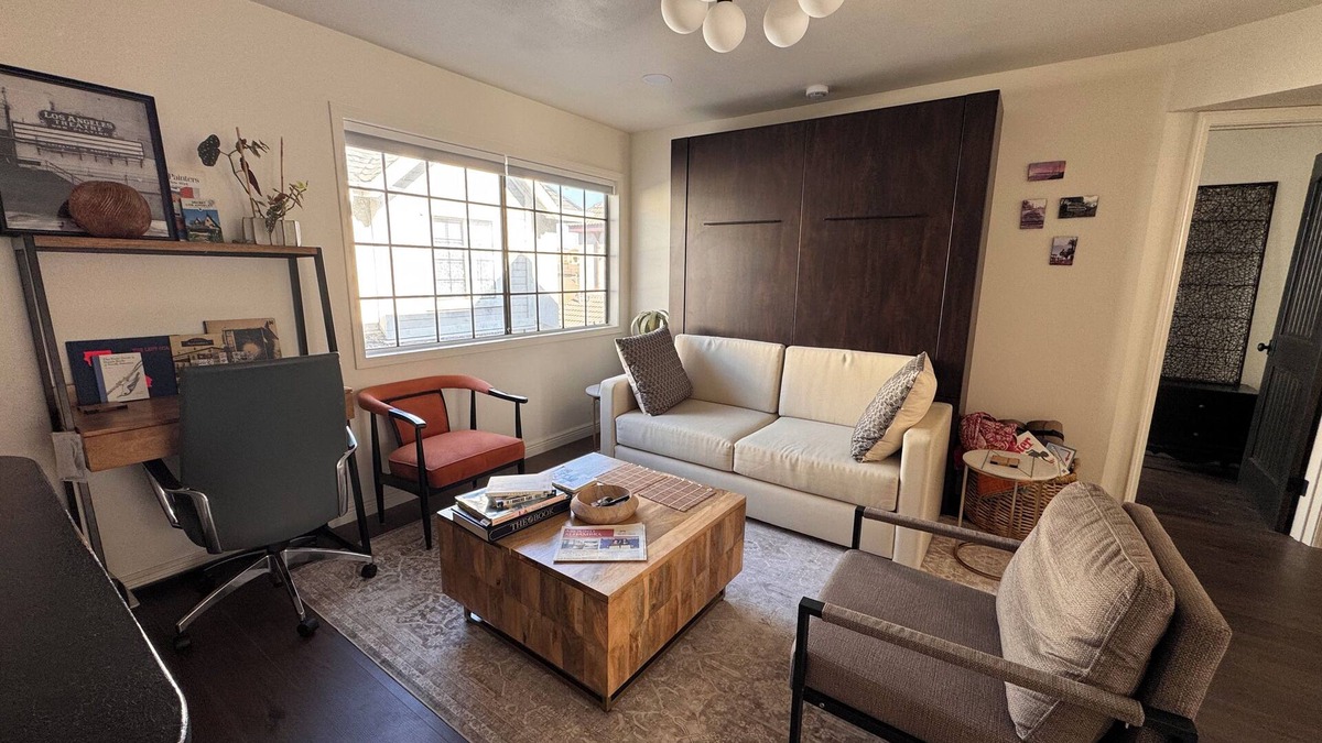Alhambra Condo | Amazing Condo In Downtown Alhambra, 20 minutes to DTLA, 10 minutes to Pasadena