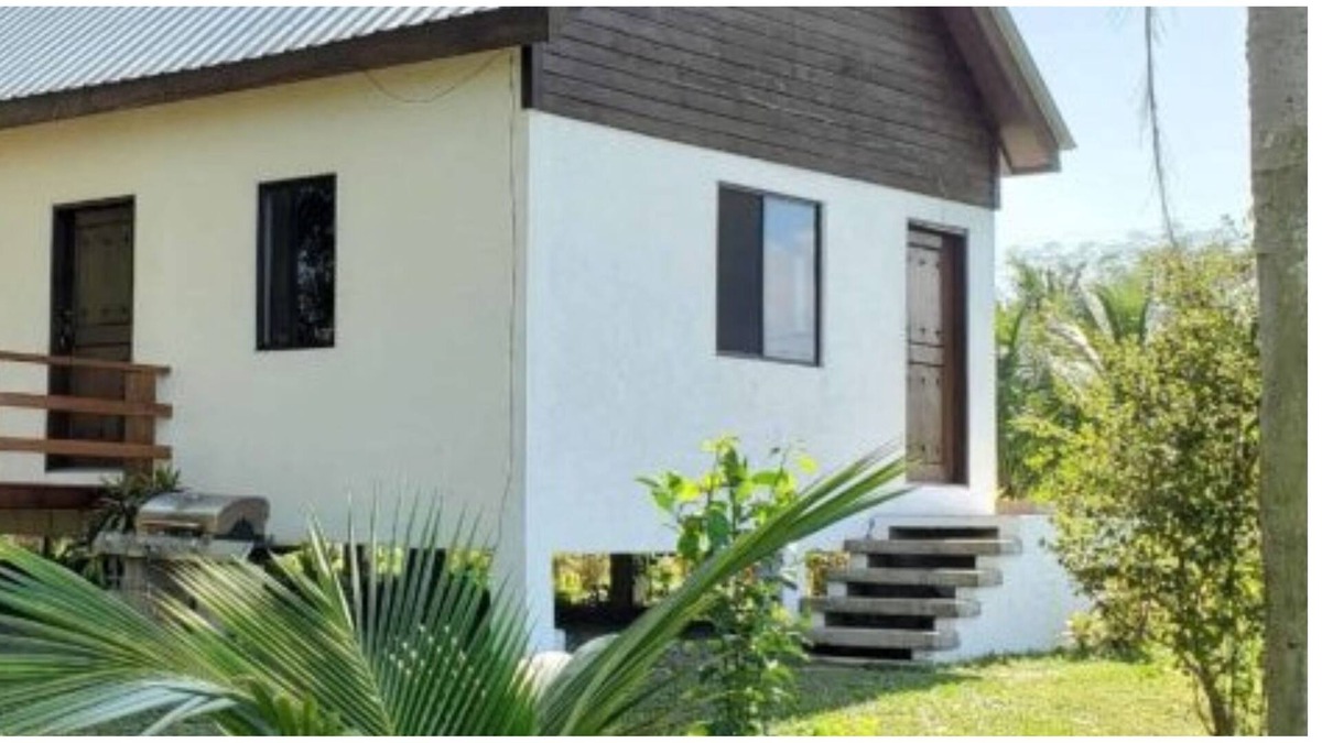 DeLand Apartment | Amazing Country Style Attached Apartment w/Queen bed & Futon double for 2 kids