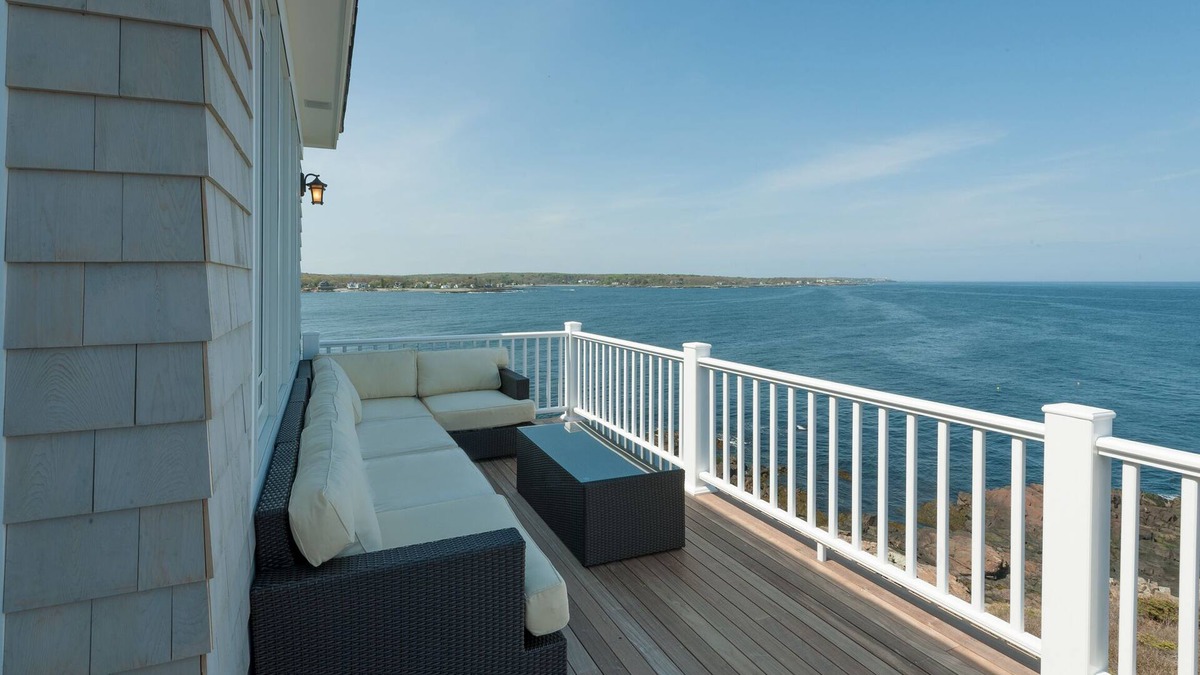 York Beach House | Amazing Direct Ocean Views, York's BEST Just Minutes To Short Sands Beach