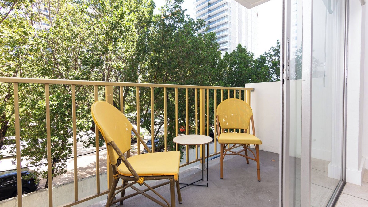 Edgewater Apartment | Amazing Edgewater unit with free parking next to Biscayne Bay