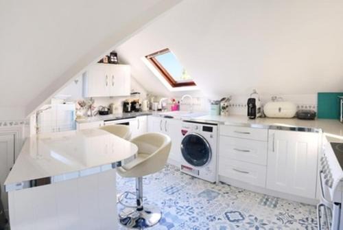 Winton Apartment | Amazing Executive maisonette with spa