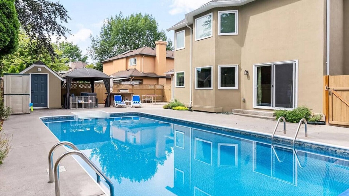 South Pandosy House | Amazing Family Home in Great Neighborhood!