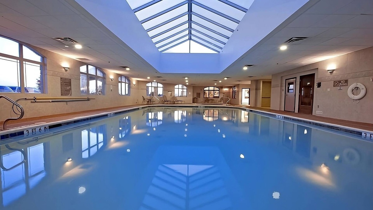 Killeen Hotel | Amazing Find! 1 Modern Unit and Pool.