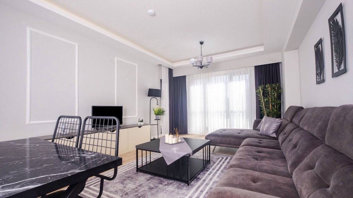 Pendik Apartment | Amazing Flat near Metro with Balcony in Pendik