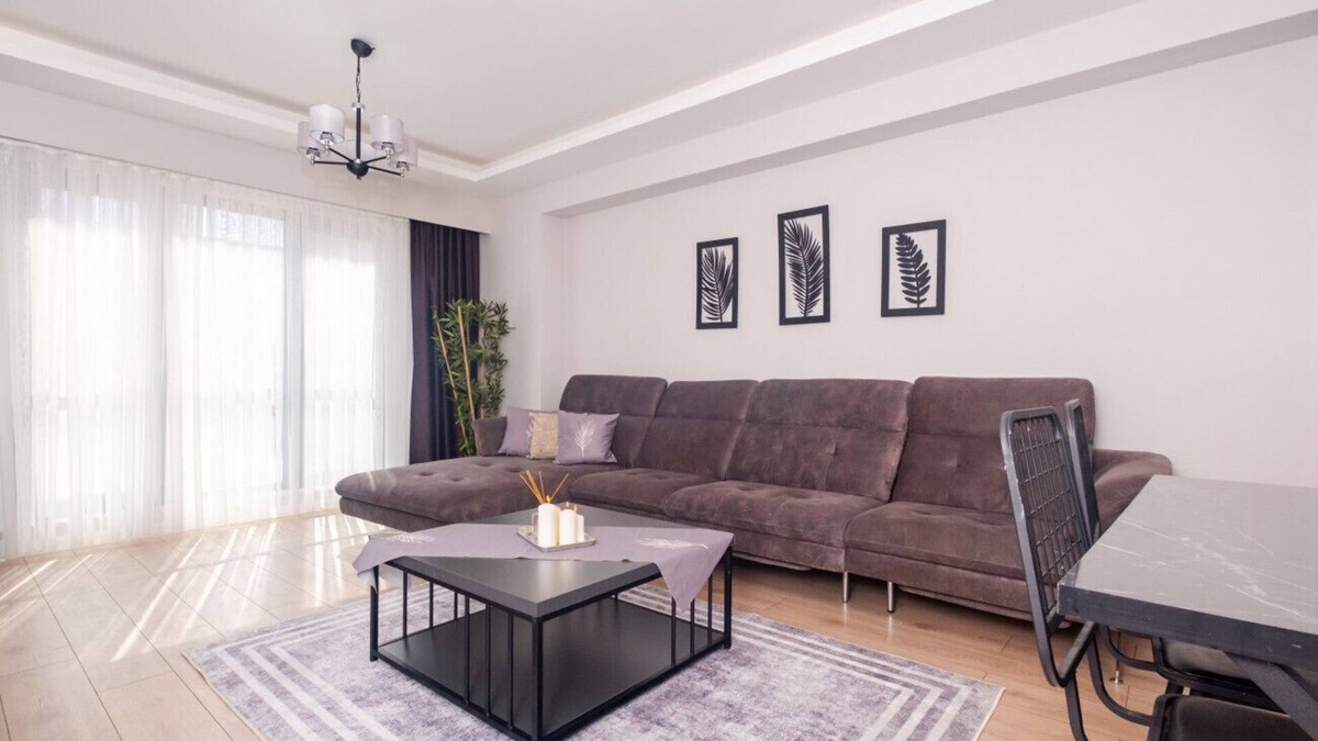 Pendik Apartment | Amazing Flat near Metro with Balcony in Pendik