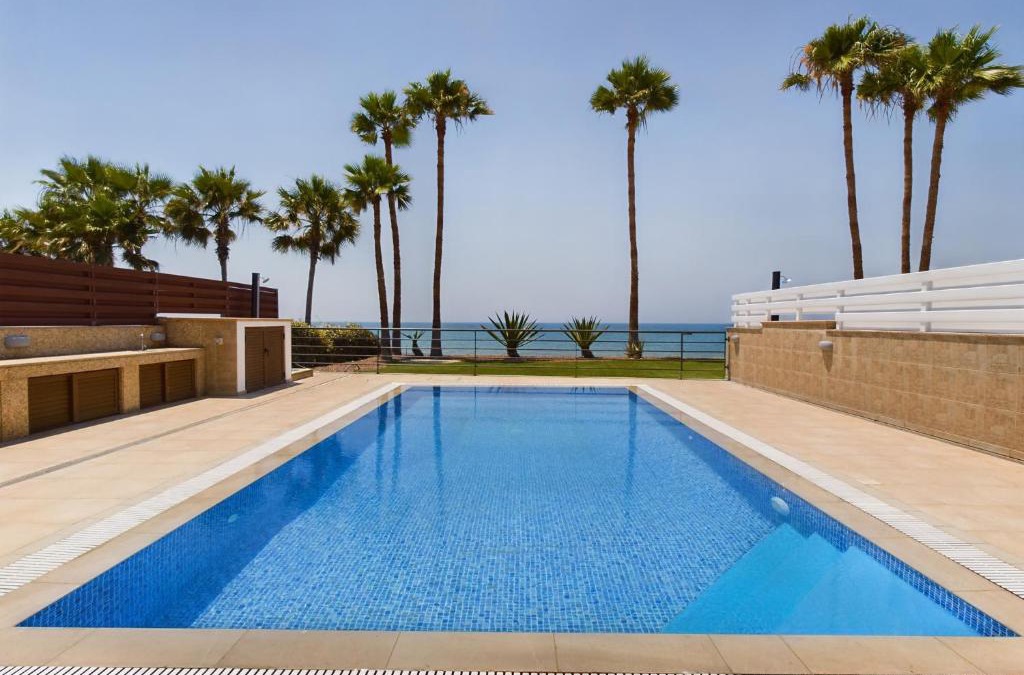 Pervolia Villa | Amazing frontline beach villa