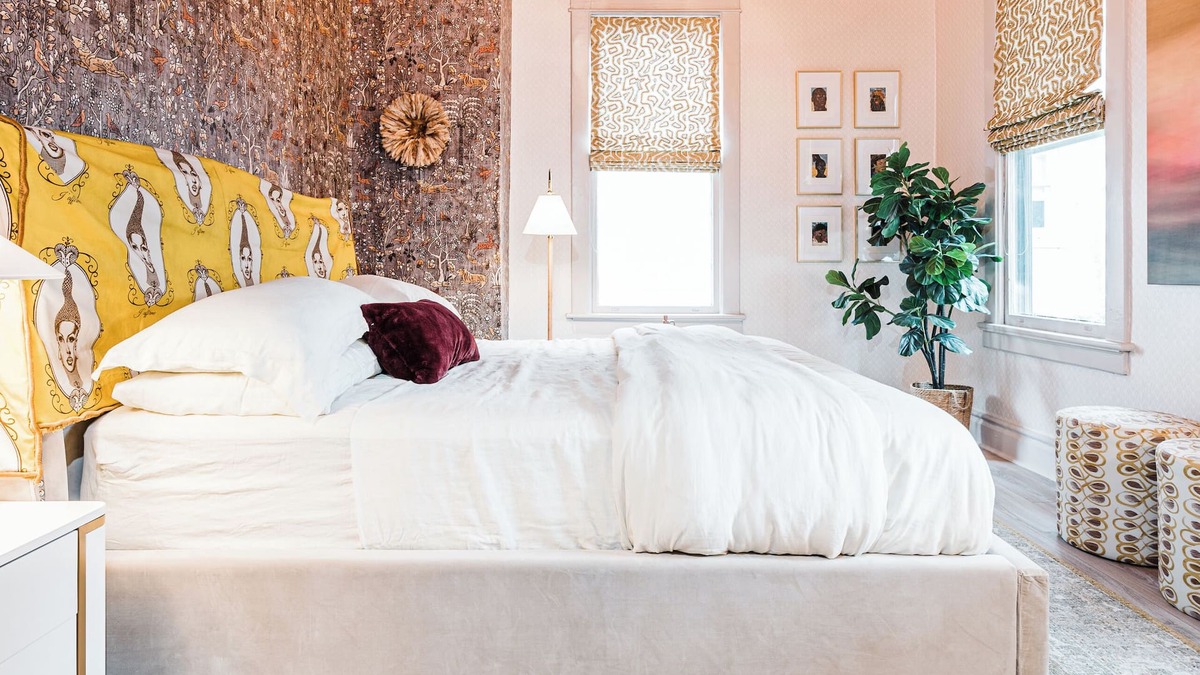 Olde Town Augusta Apartment | Amazing HGTV Designer King bedrm unit with zero gravity bed and king sofa bed