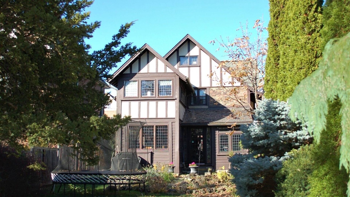 Riverdale House | Amazing Historical Home! Available June 1st