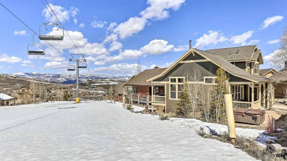 Silvercreek House | Amazing Home Directly on the Lift! Ski-In/Out, Private Hot Tub, Amazing Views!