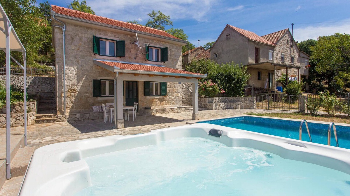 Citluk House | Amazing home in Bajagic