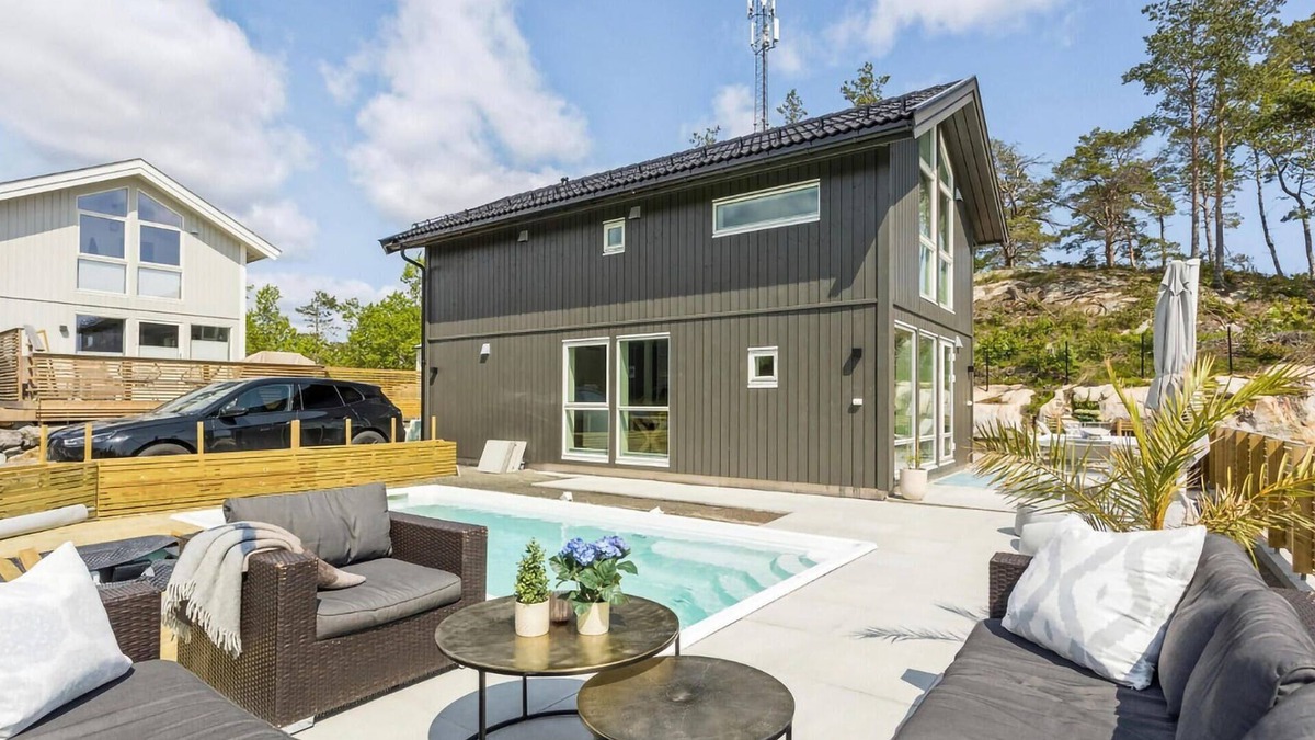 Arendal House | Amazing home in Færvik with WiFi