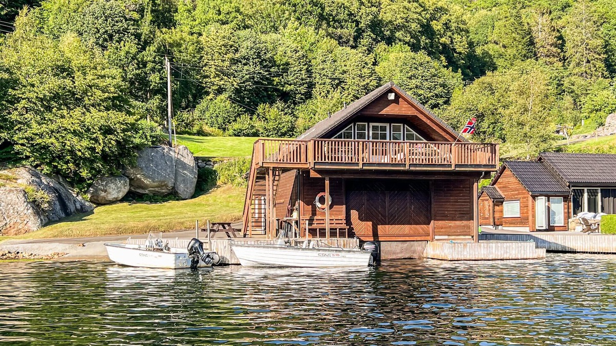 Farsund House | Amazing home in Farsund with WiFi