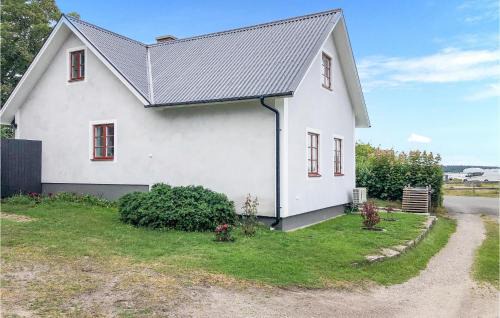 Tosteberga House | Amazing Home In Fjälkinge With Wifi