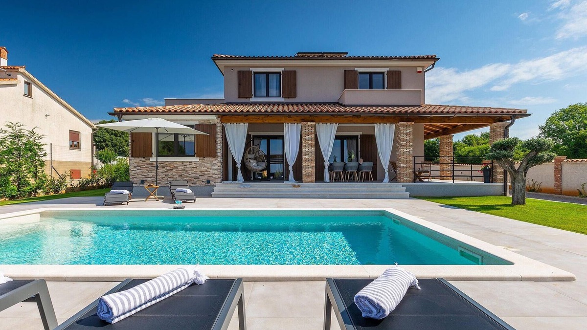 Galizana House | Amazing home in Galizana with sauna