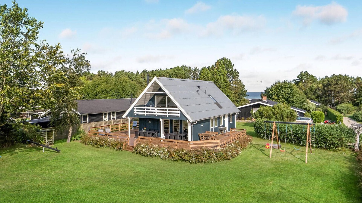 Bønnerup Strand House | Amazing home in Glesborg with sauna